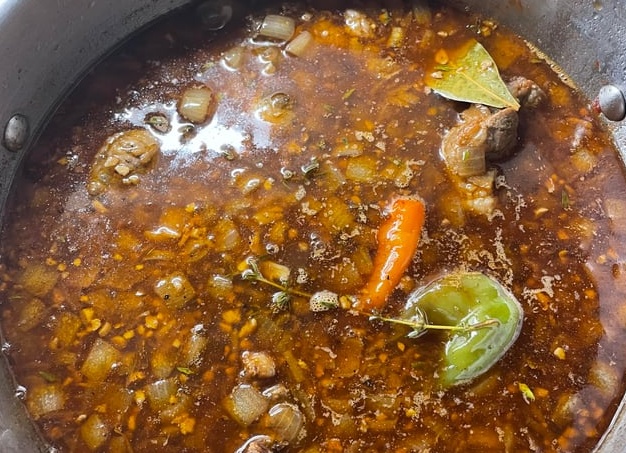 Суп из бычьих хвостов: блюдо, которое согреет всех гостей