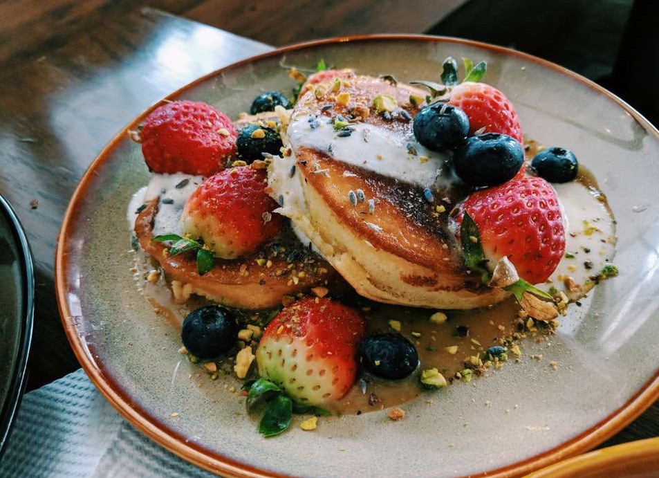 Утро бывает вкусным: 4 рецепта аппетитных панкейков